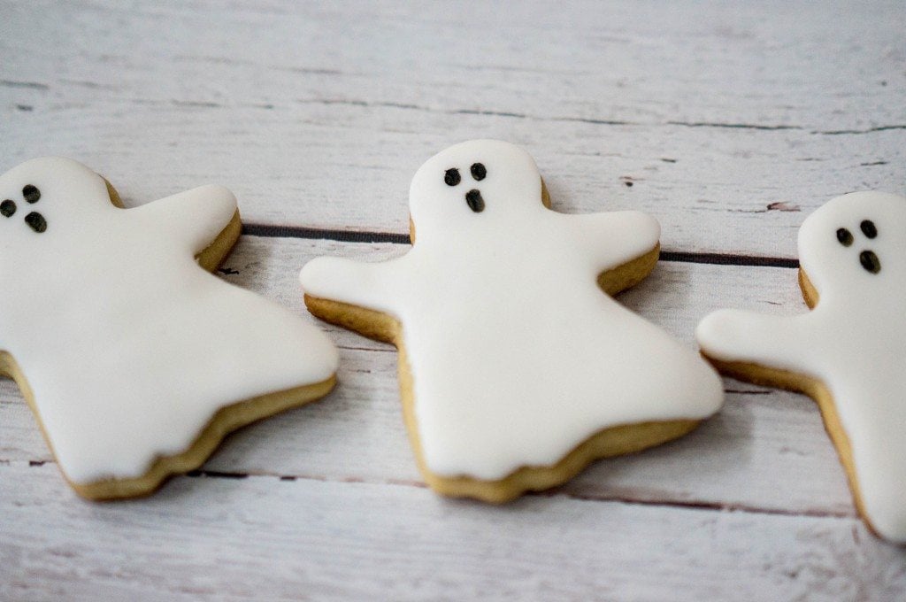 Easy Spooky Halloween Ghost Cookies