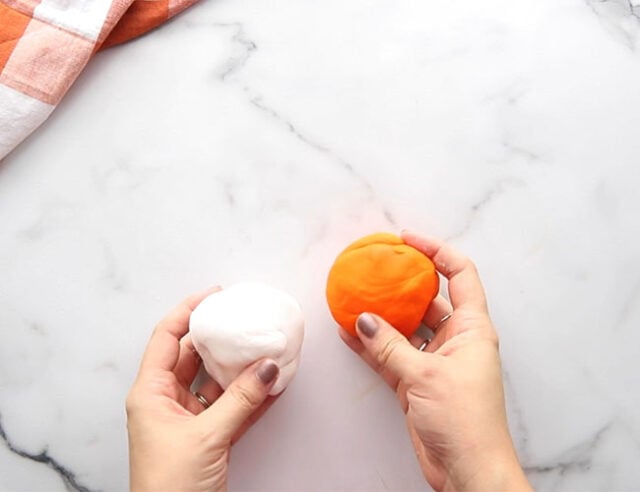 Get Orange and White Fondant