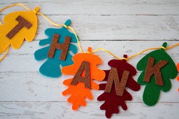 Easy DIY Thanksgiving Banner