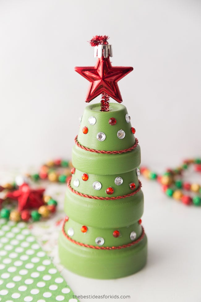 Terracotta Christmas tree pipe cleaner star