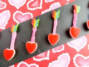 DIY cupid arrow candy