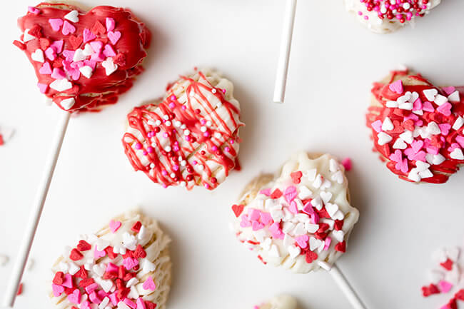 Heart Cake Pops - Valentine's Day Treat - The Best Ideas for Kids