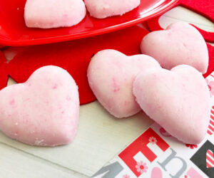 How to Make Heart Bath Bombs
