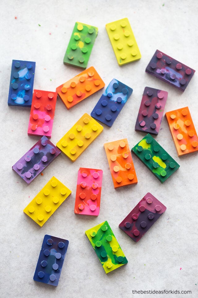 Crayon shop lego blocks