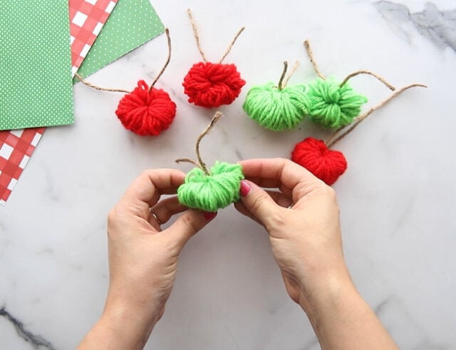 Make yarn wrapped apple