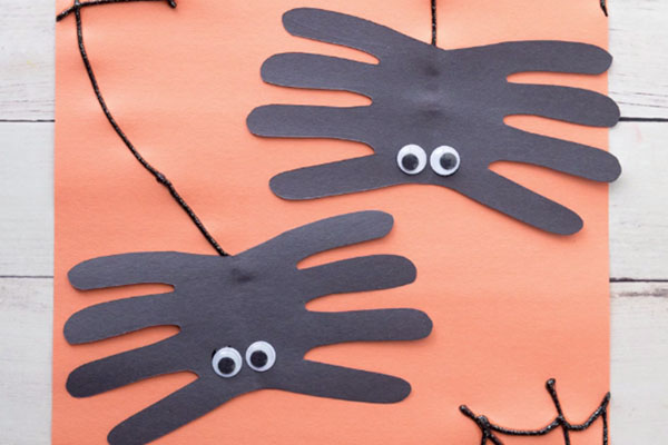 Halloween Handprint Spider Craft