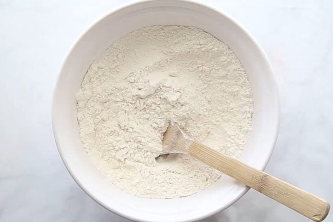 Mix flour and salt for salt dough decorations