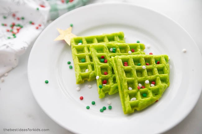 https://www.thebestideasforkids.com/wp-content/uploads/2017/12/Christmas-Tree-Waffles-Breakfast.jpg