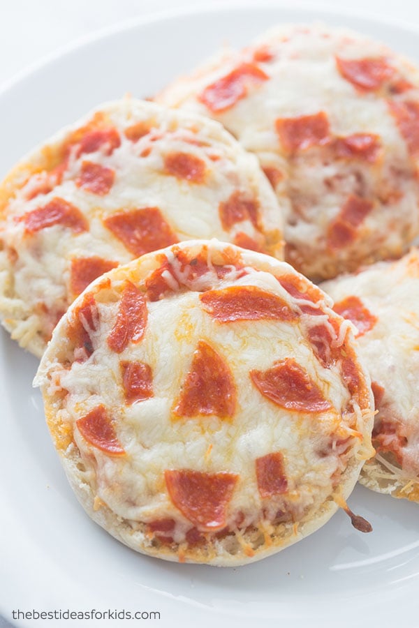 English Muffin Breakfast Pizza