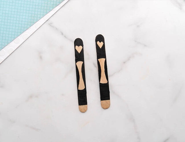 Paint craft sticks black