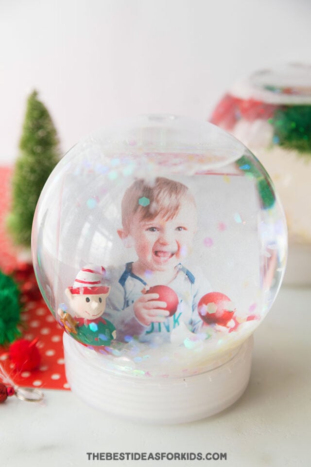 How to Make a Homemade Snow Globe