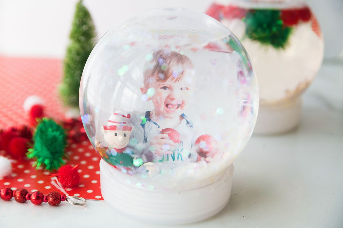 How to Make a Snow Globe - The Best Ideas for Kids