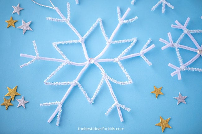 Craft To Art: Pipe cleaner/Fuzzy stick Snowflake Stamping