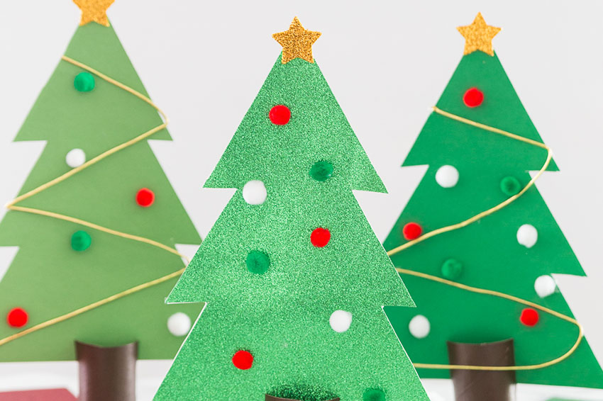 How To Make Christmas Tree On Chart Paper