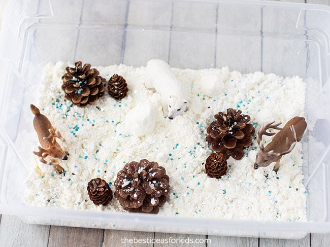 How to Make Fake Snow for a Sensory Bin