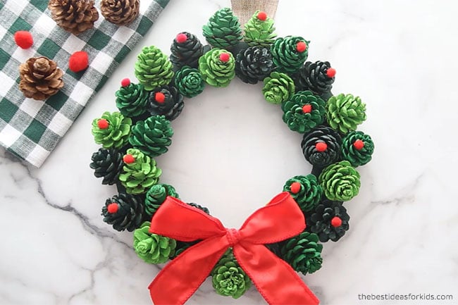 Pine Cone Christmas Wreath