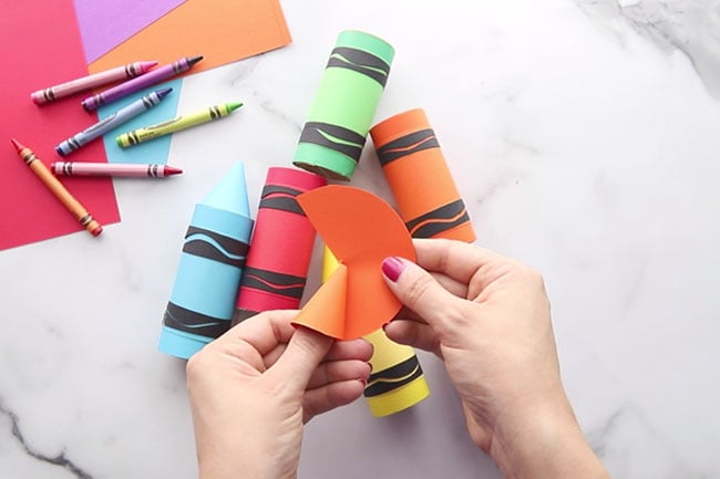 Make crayon top with paper