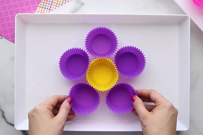 Arrange Cups to Make a Flower Shape