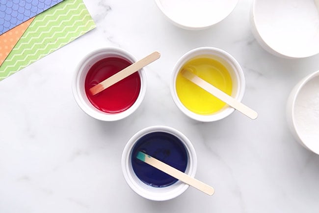 Mix Food Coloring With Water