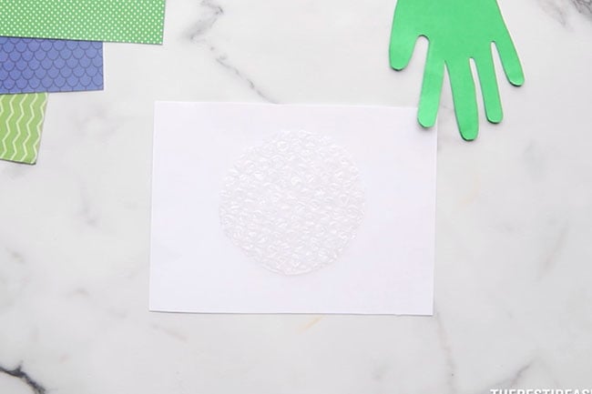 Cut out Bubble Wrap In a Circle