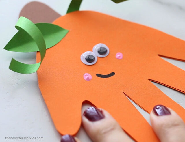 Add cheek marks to pumpkin