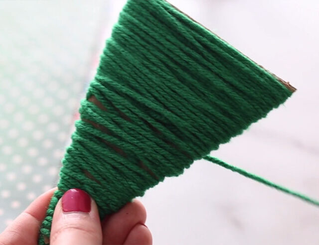 Wrap Yarn around Cardboard