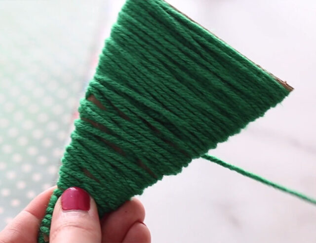 Wrap Yarn around Cardboard