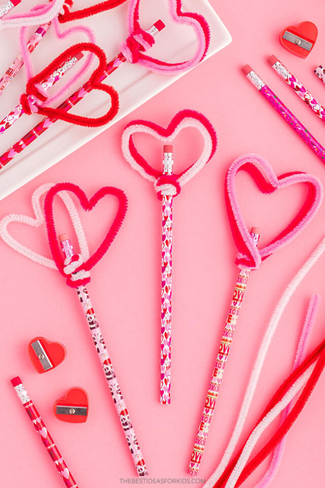 Pipe Cleaner Pencil Topper Hearts