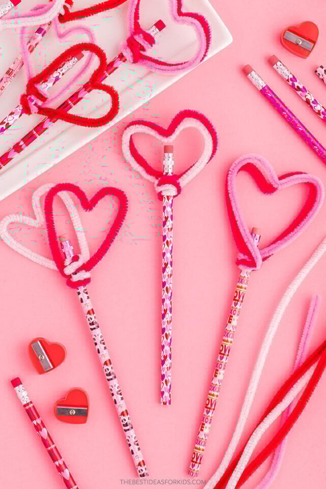 Pipe Cleaner Pencil Topper Hearts