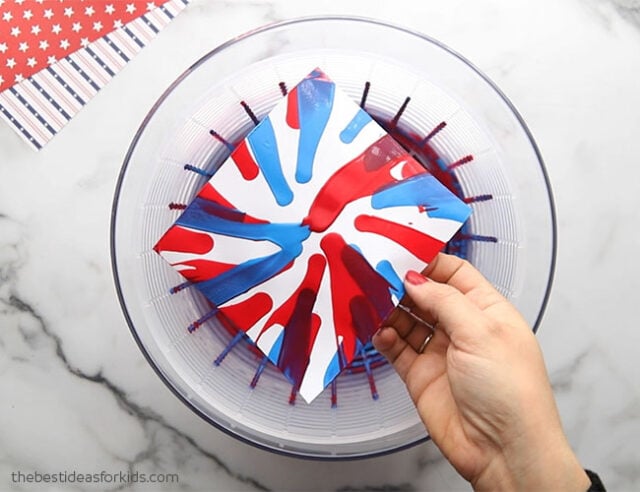 Make salad spinner art