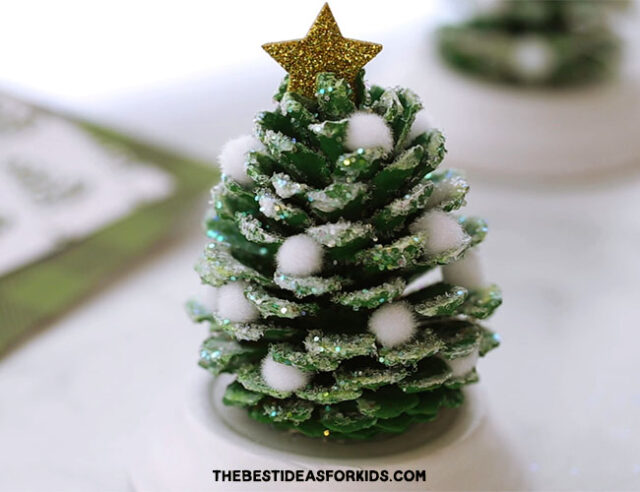 How to Make a Pinecone Christmas Tree