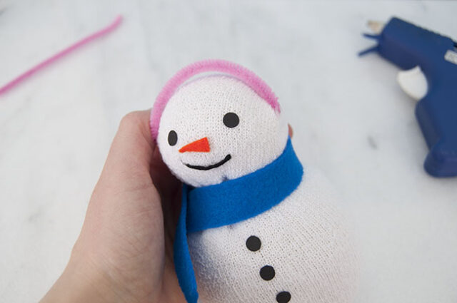 Pipecleaner on snowman head