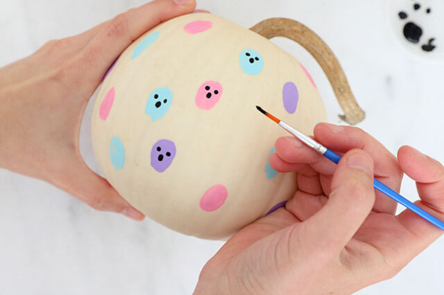 Painting ghost faces onto dots